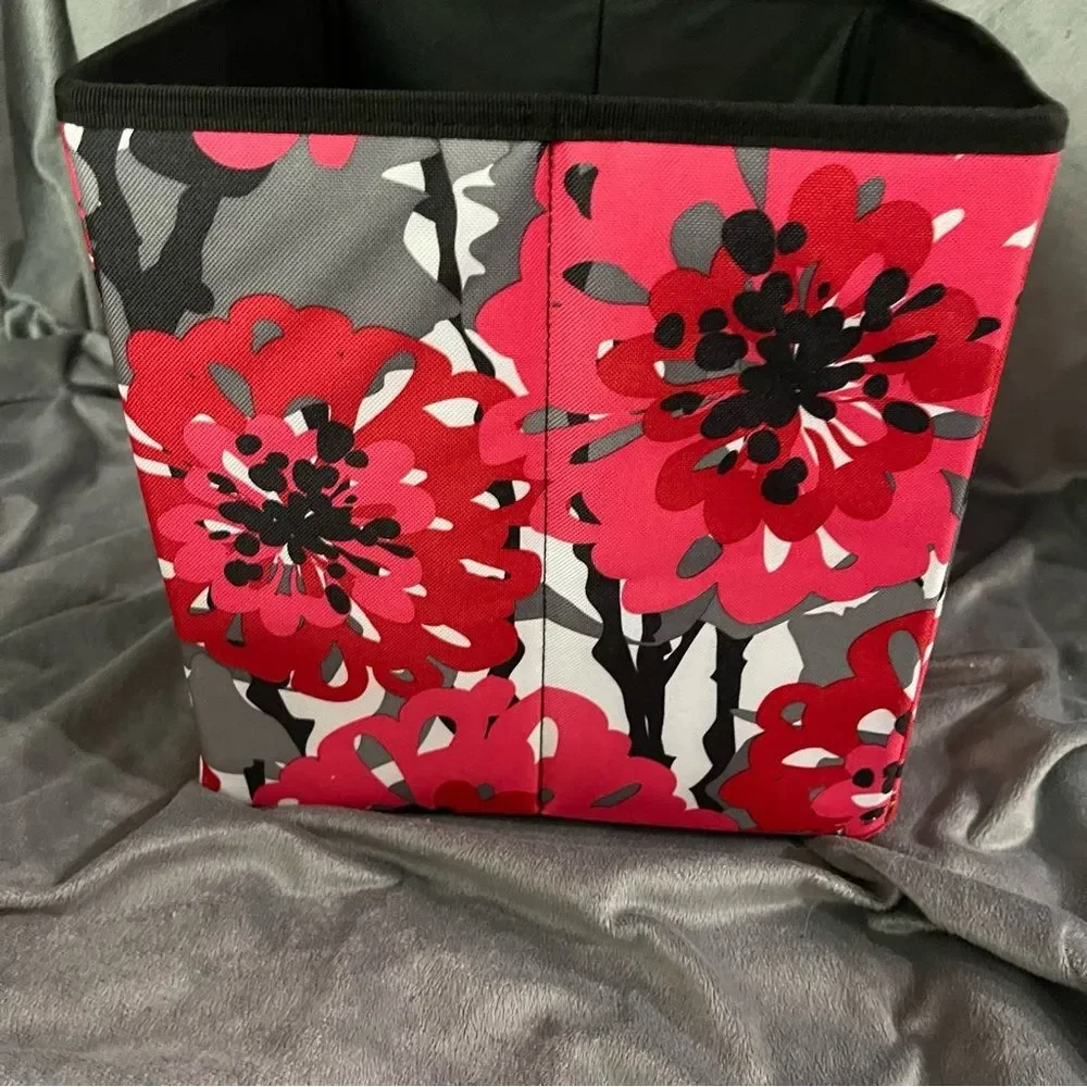 Thirty One Your Way Junior Cube in Bold Bloom- Storage/Organization Bin Like New